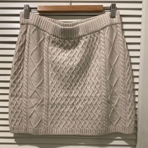 NWT  H&M Sweater Skirt
